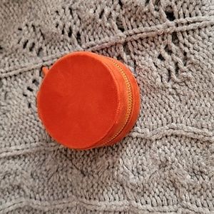 ROUND TRAVEL JEWLERY CASE Free With Jewelry Purchse Of 25.00 Or More